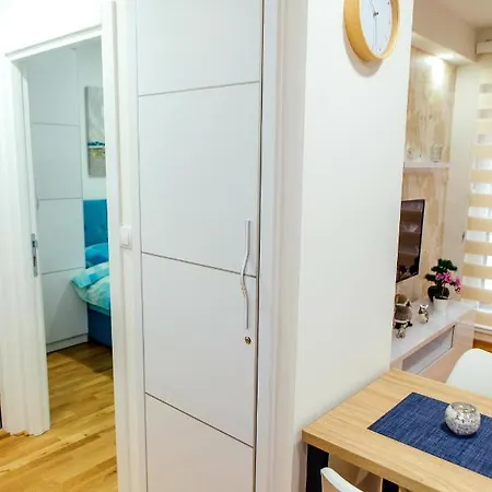 Apartment Happy Day *